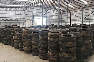堆放的廢舊輪胎